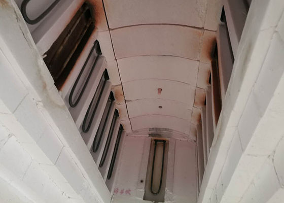 一般的な温度1000～1800℃の工業用セラミック炉で、熱処理と均一な温度制御を提供